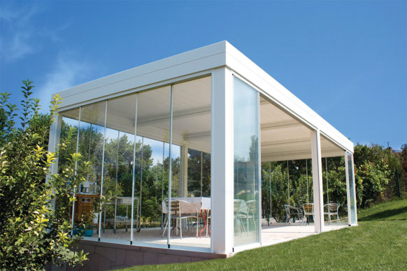 Freestanding pergola with louvered roof system - Select