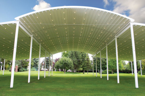 Pergola with retractable canopy and curved roof